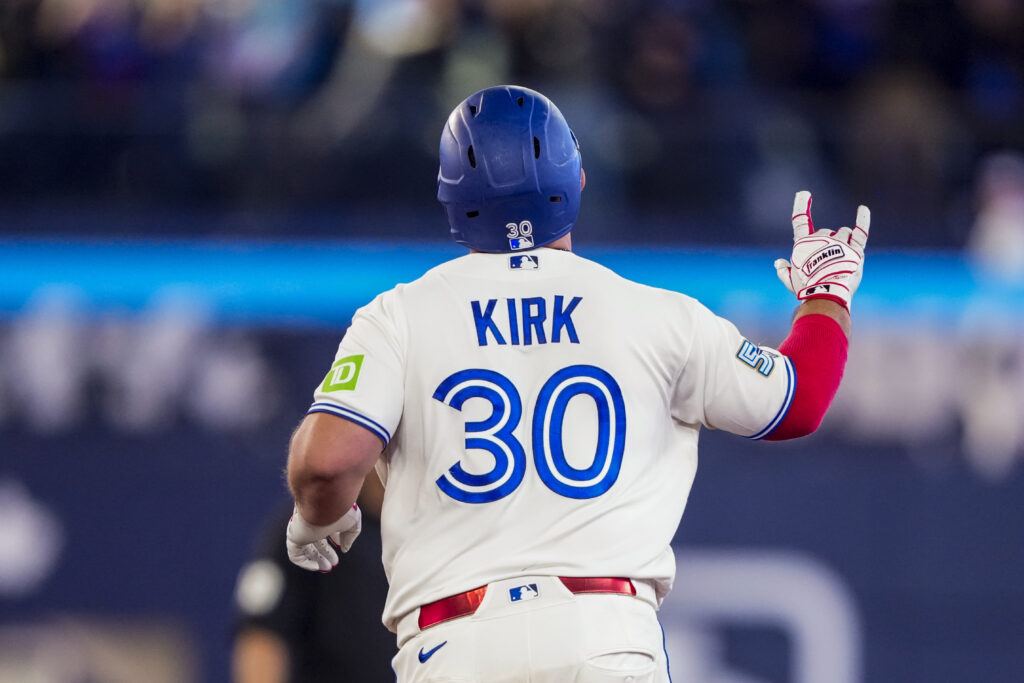 Azulejos activan a Alejandro Kirk y asignan a Tyler Heineman