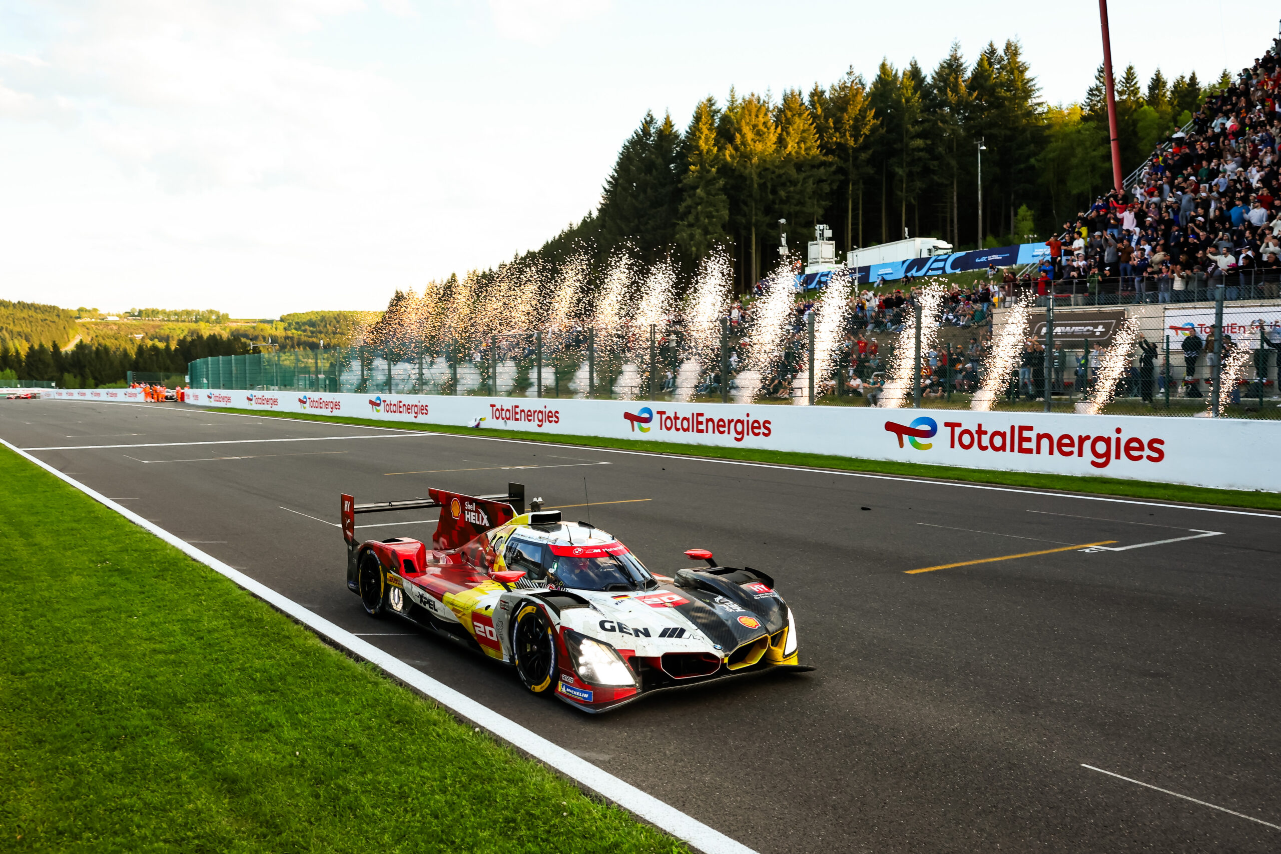 Campeonato del Mundo de Resistencia: BMW arrasa primero y segundo en Spa