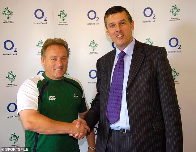 Confianza: Eddie O'Sullivan ha firmado un nuevo contrato como seleccionador de Irlanda de cara al Mundial de 2007
