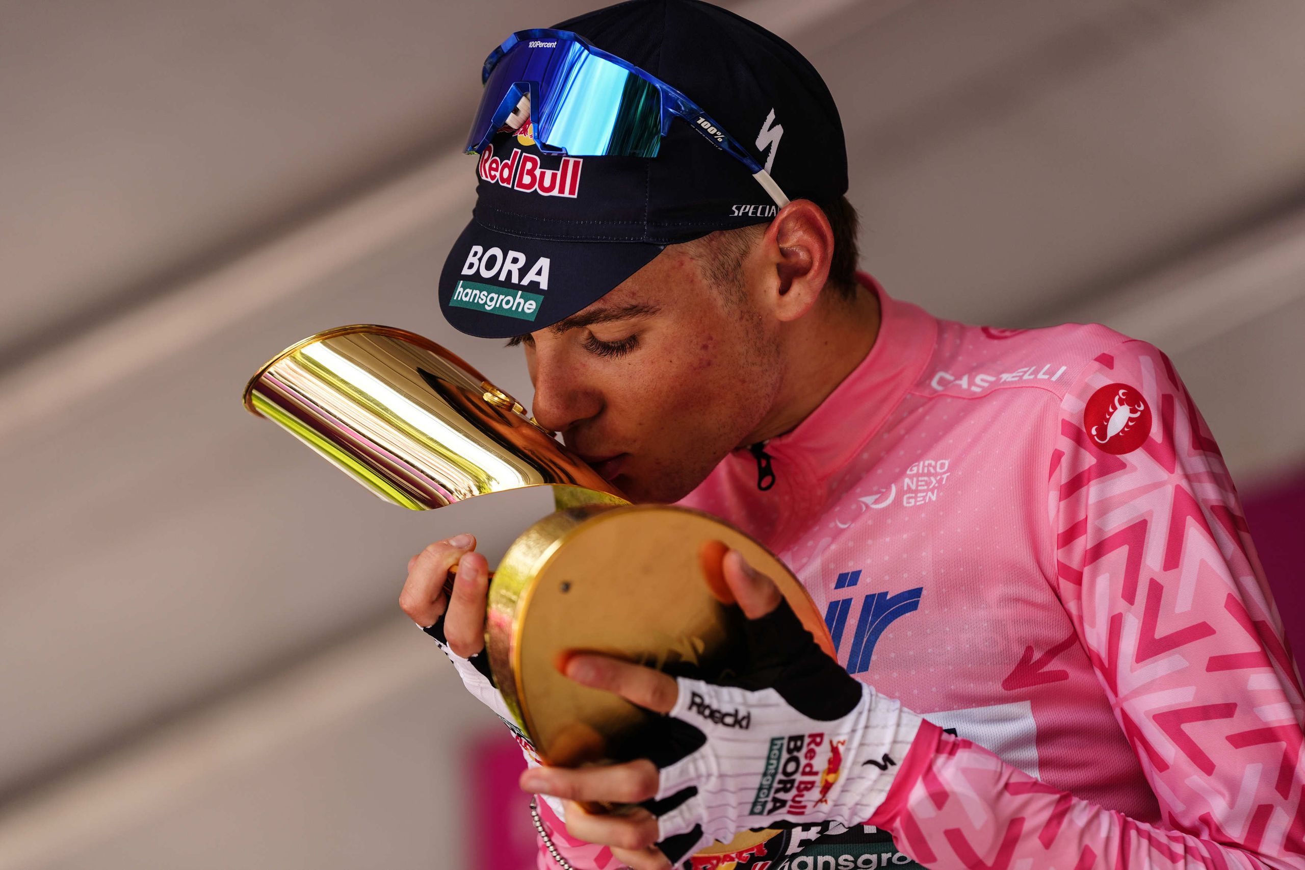 El campeón mundial sub-23 Lorenzo Finn se asegura la victoria en el Giro Next Gen con la victoria en la contrarreloj de la etapa 8
