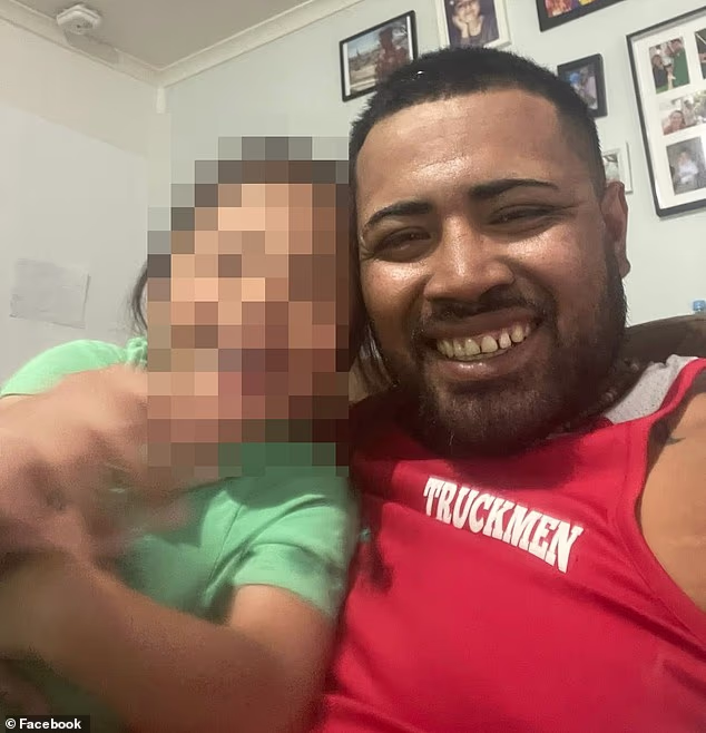 Lua Swanai (en la foto) se desplomó en un aparcamiento del Jamison Oval en Canberra el sábado después de jugar dos partidos de rugby.