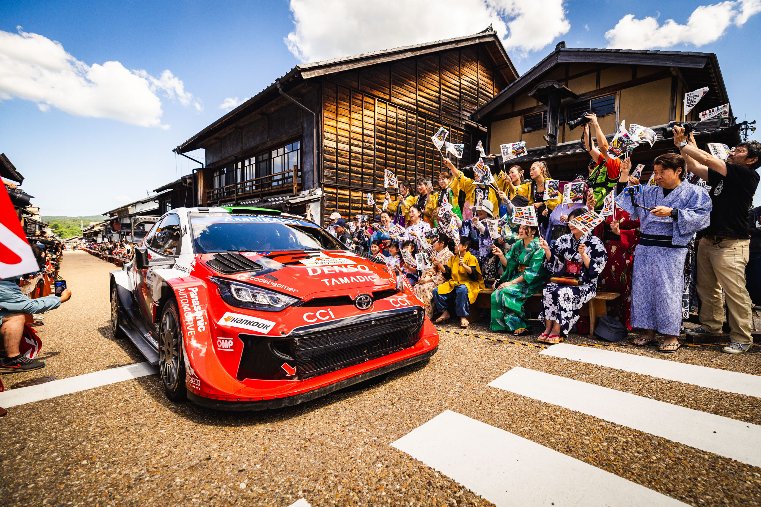 Evans lleva a Ogier a la final del Rally de Japón mientras termina el desafío de Solberg