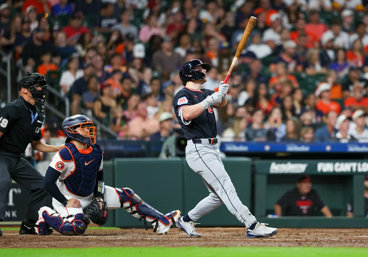Guardianes anotan contra Astros. Travis Bazana domina a Cleveland sobre Houston