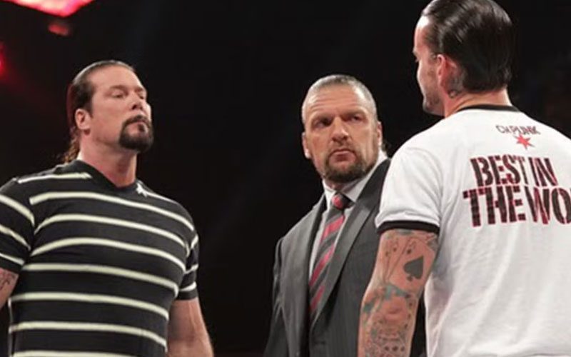 Kevin Nash afirma que a CM Punk le cancelaron su lucha en la WWE después de un triple disparo sin guión