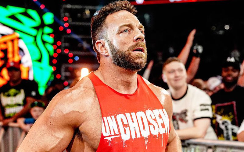 LA Knight supuestamente está experimentando tensiones con la gerencia de la WWE