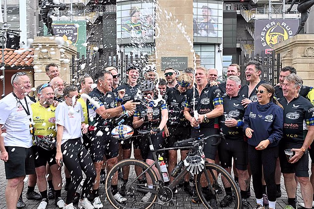 El Lewis Moody Challenge XV, que comenzó en Newcastle el 14 de junio, visitó los cinco clubes anteriores, incluidos Leicester Tigers y Bath, antes de llegar a la casa del rugby inglés.