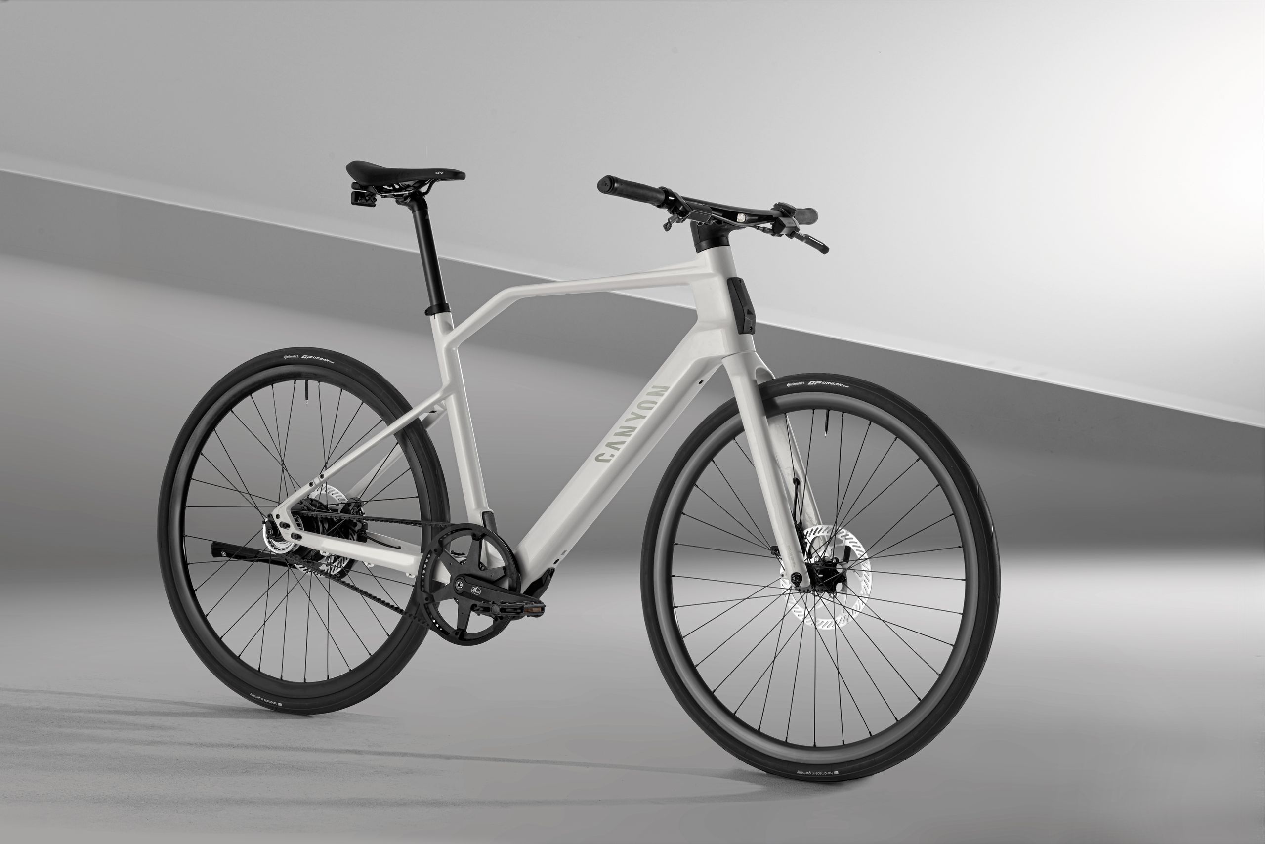 La nueva bicicleta eléctrica de Canyon puede comunicarse con los automóviles, pero ¿son las bicicletas las que necesitan cambiar?