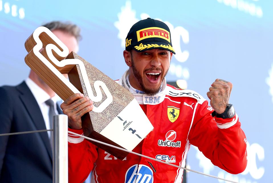 Lewis Hamilton logra una emotiva primera victoria para Ferrari Red en Barcelona mientras Kimi Antonelli sufre una angustia tardía
