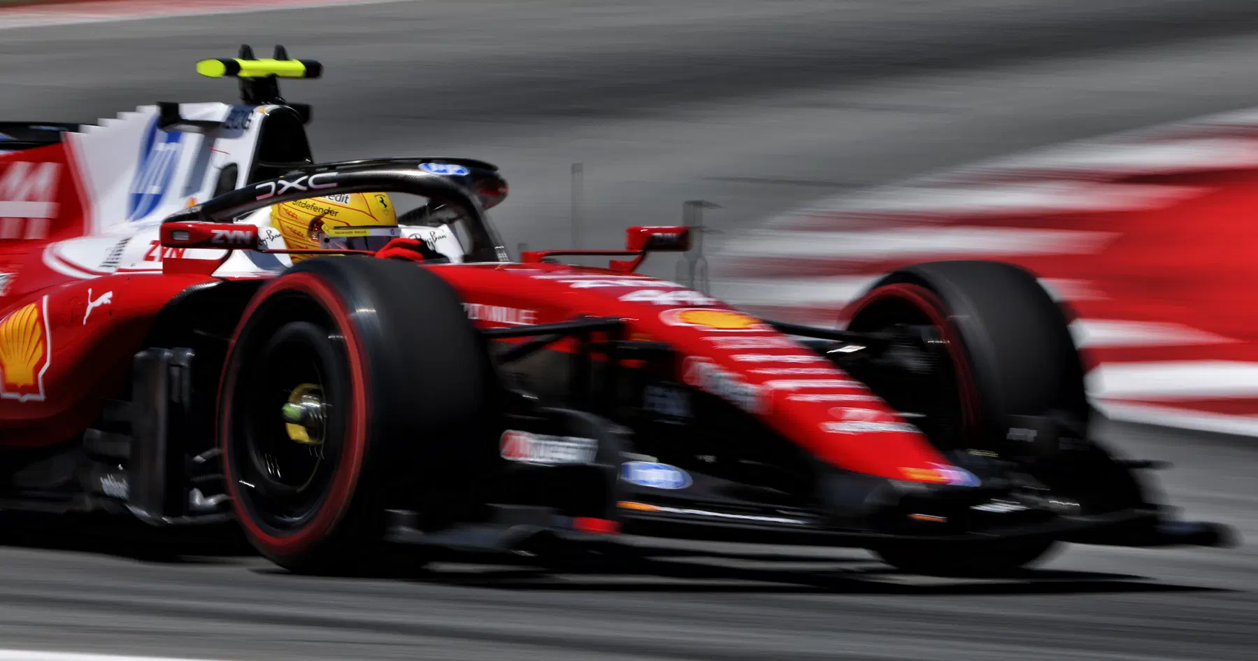 Lewis Hamilton logra una emotiva victoria para Ferrari en Barcelona mientras Mercedes cae