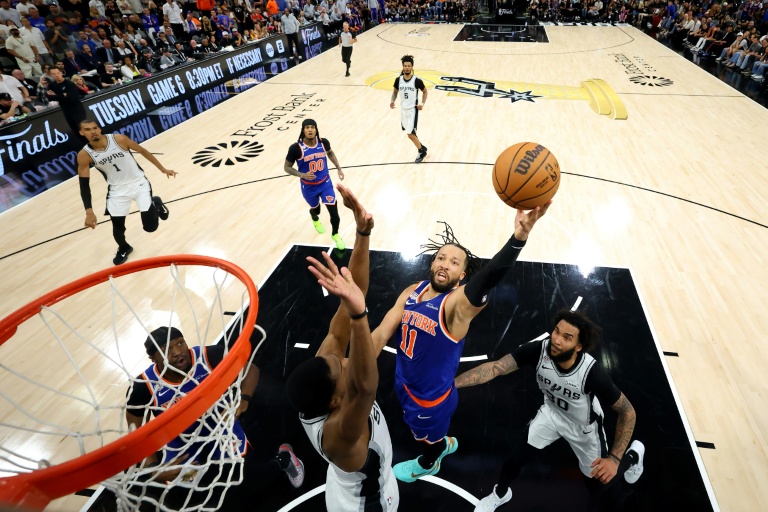 Los Knicks vencen al Tottenham y ganan el título de la Liga Americana por primera vez en 53 años