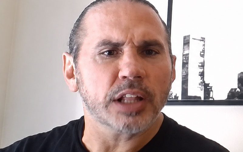 Matt Hardy advierte a los luchadores que no confíen en todas las voces fuertes en las redes sociales