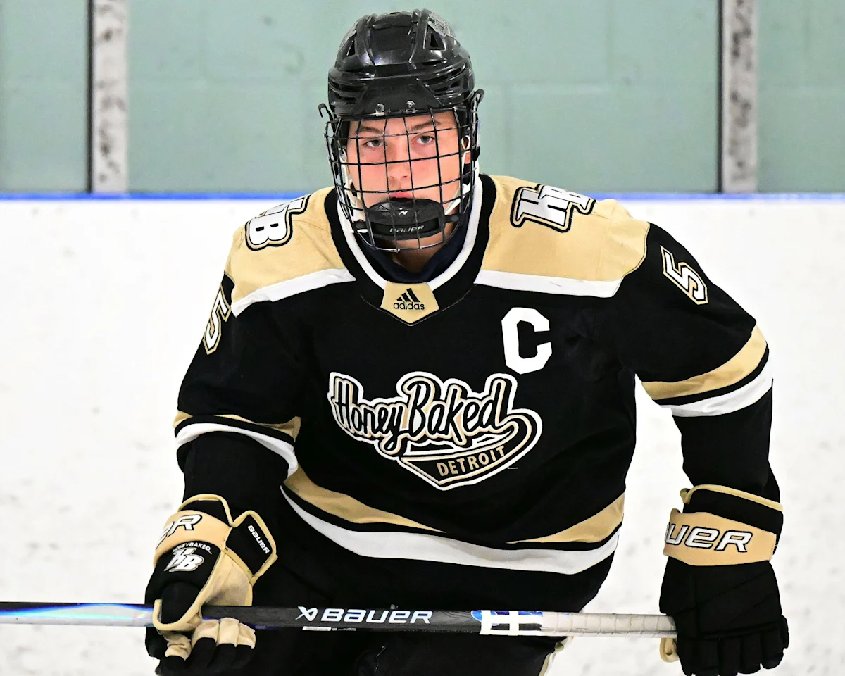 Max Laban, de Livonia, es el primer jugador de hockey local seleccionado en el draft de OHL