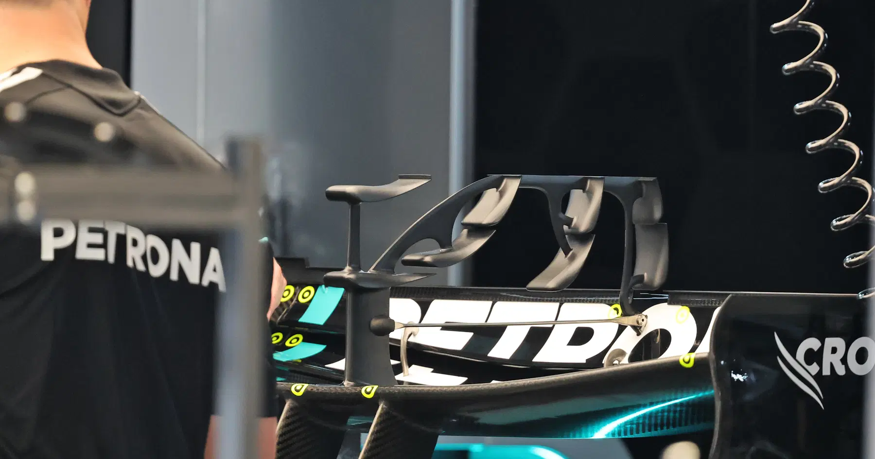 Mercedes y Red Bull revelan un truco inteligente mientras Max Verstappen descarta un nuevo contrato - revisión de RacingNews365