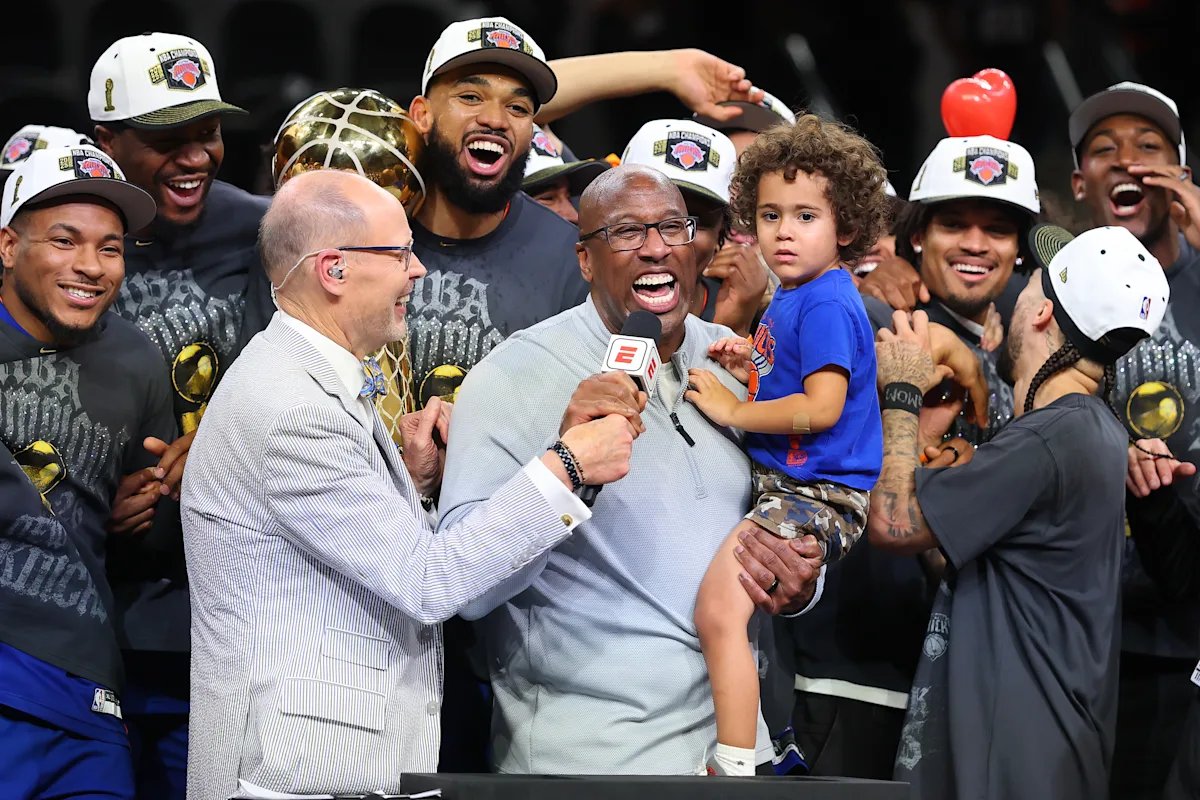 Mike Brown es el actual entrenador campeón de la NBA con los Knicks, 18 meses después del polémico despido de los Kings