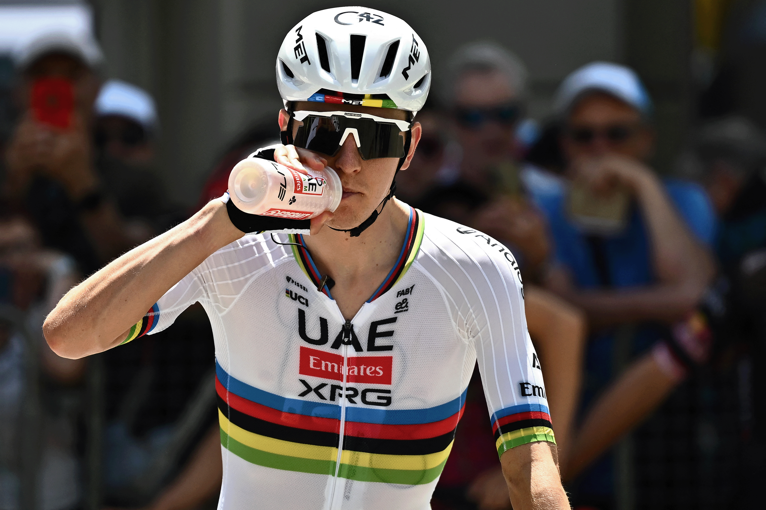 “No deberíamos detenernos demasiado por un kilo o dos en un ciclista” – Tadej Pogacar no se preocupa por el peso antes del Tour de Francia, dice Matksen de los Emiratos Árabes Unidos