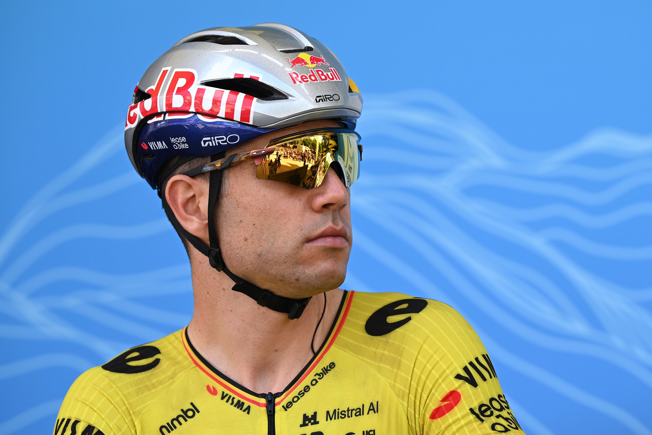 “Primer intento de volver a ponerme el manillar” – Wout van Aert vuelve a subirse a la bicicleta mientras continúa recuperándose de la infección que lo obligó a abandonar el Tour de Francia