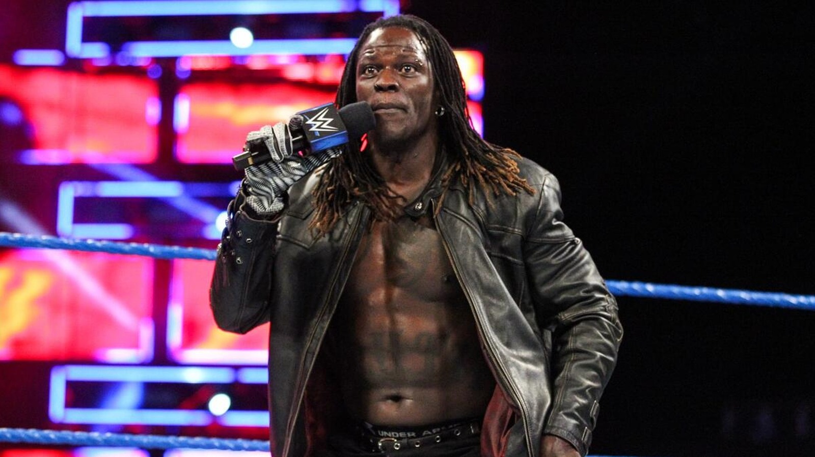 R-Truth de WWE explica cómo la familia Crockett lo inició en la lucha libre profesional