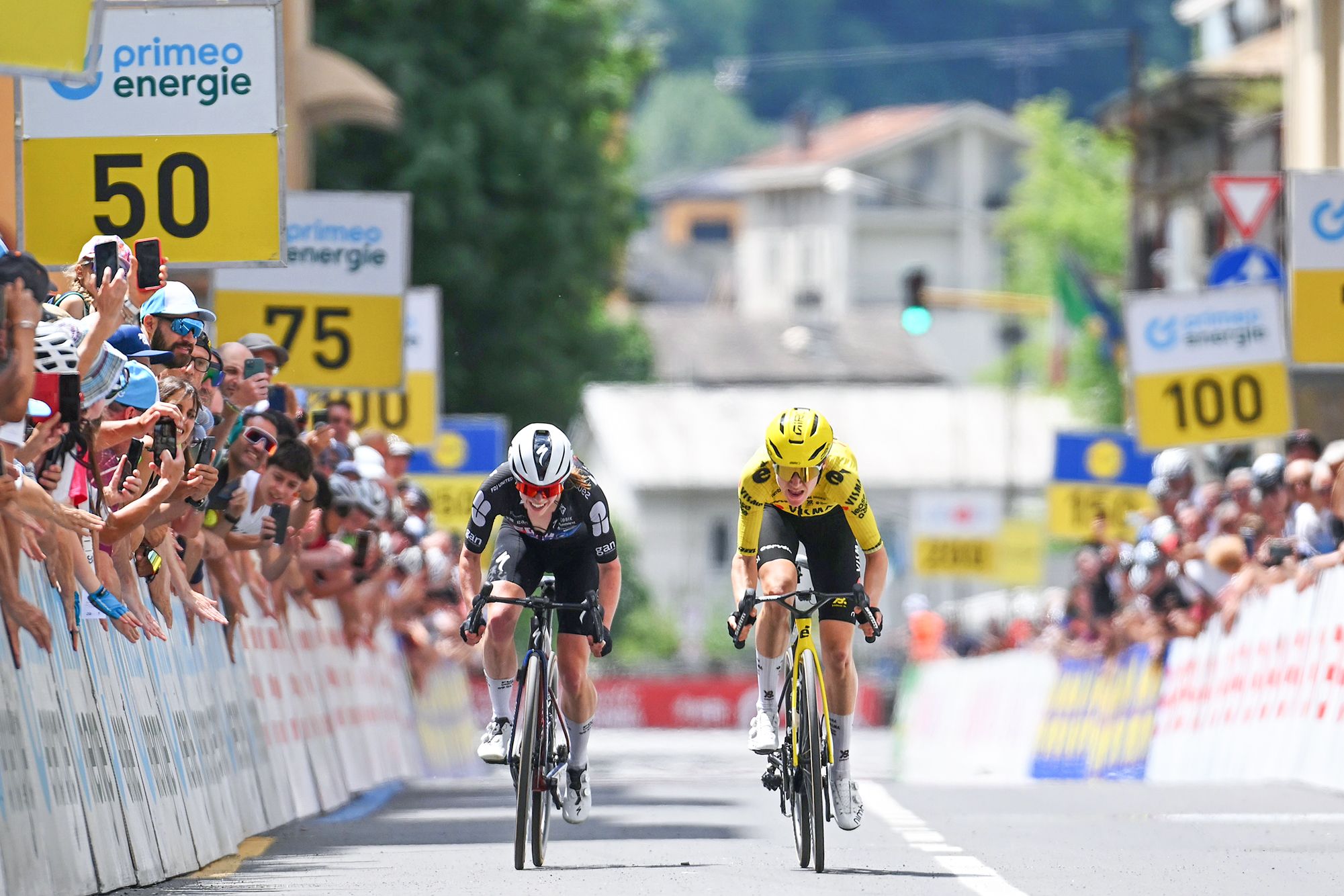Recorrido duro, clima cálido y habilidad ofensiva: cómo una escapada venció a los favoritos de la general en la primera etapa del Tour de Suiza femenino