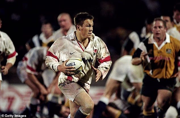 Le di a Jonny Wilkinson su debut en Inglaterra cuando tenía solo 18 años en 1998; vi a un jugador listo para la etapa de prueba a pesar de su tierna edad.