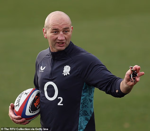 Steve Borthwick seguirá entrenando a Inglaterra hasta el Mundial del próximo año