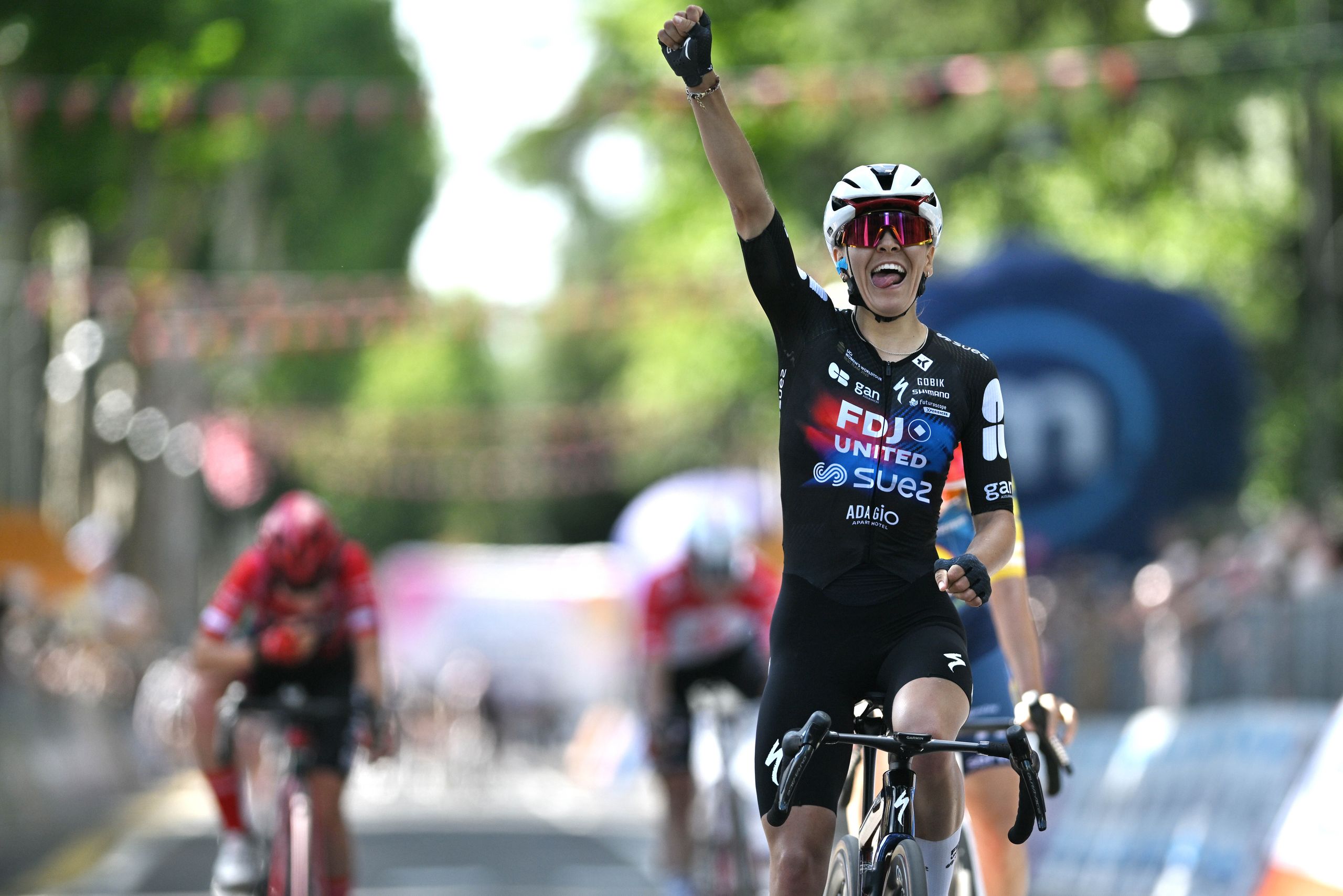 “Tenía que mantenerme fresca y tener los nervios, pero eso es todo, lo logré” - Celia Geary, de 20 años, gana la etapa 7 del Giro de Italia femenino