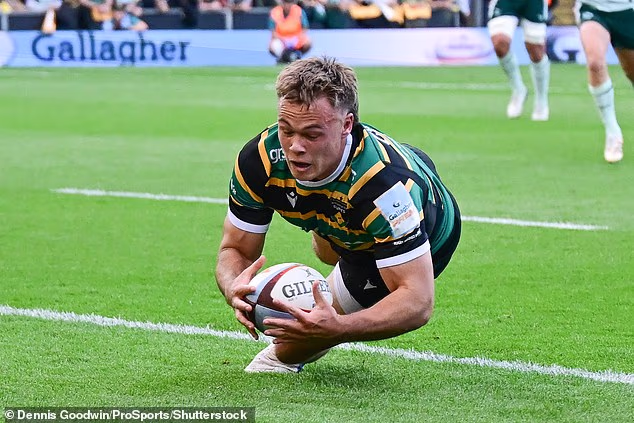 Tom Litchfield escribió su nombre en el folklore de los Northampton Saints la semana pasada al anotar un hat-trick en su victoria en la semifinal del play-off sobre sus rivales Leicester Tigers.