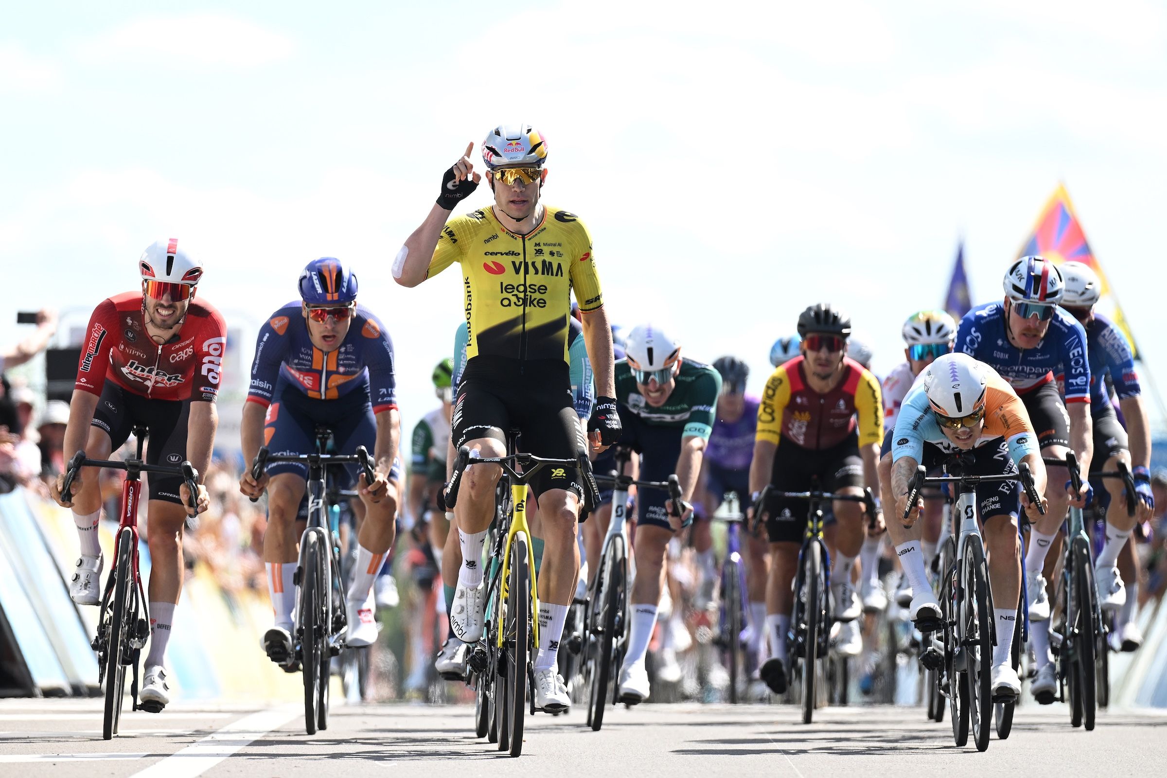 Tour Auvergne-Rhône-Alpes: Wout van Aert responde a las dudas con la victoria de la etapa 5