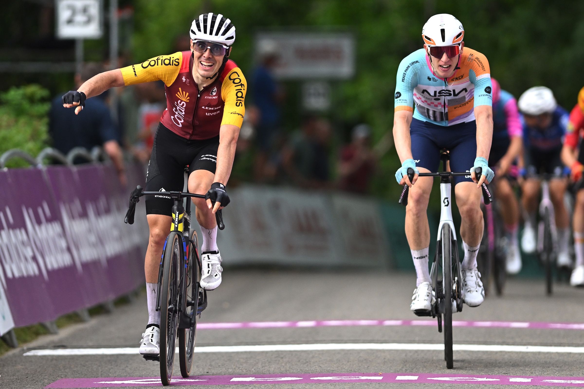 Tour belga de Baloise: Alex Aranborough domina la tercera etapa con una rápida victoria