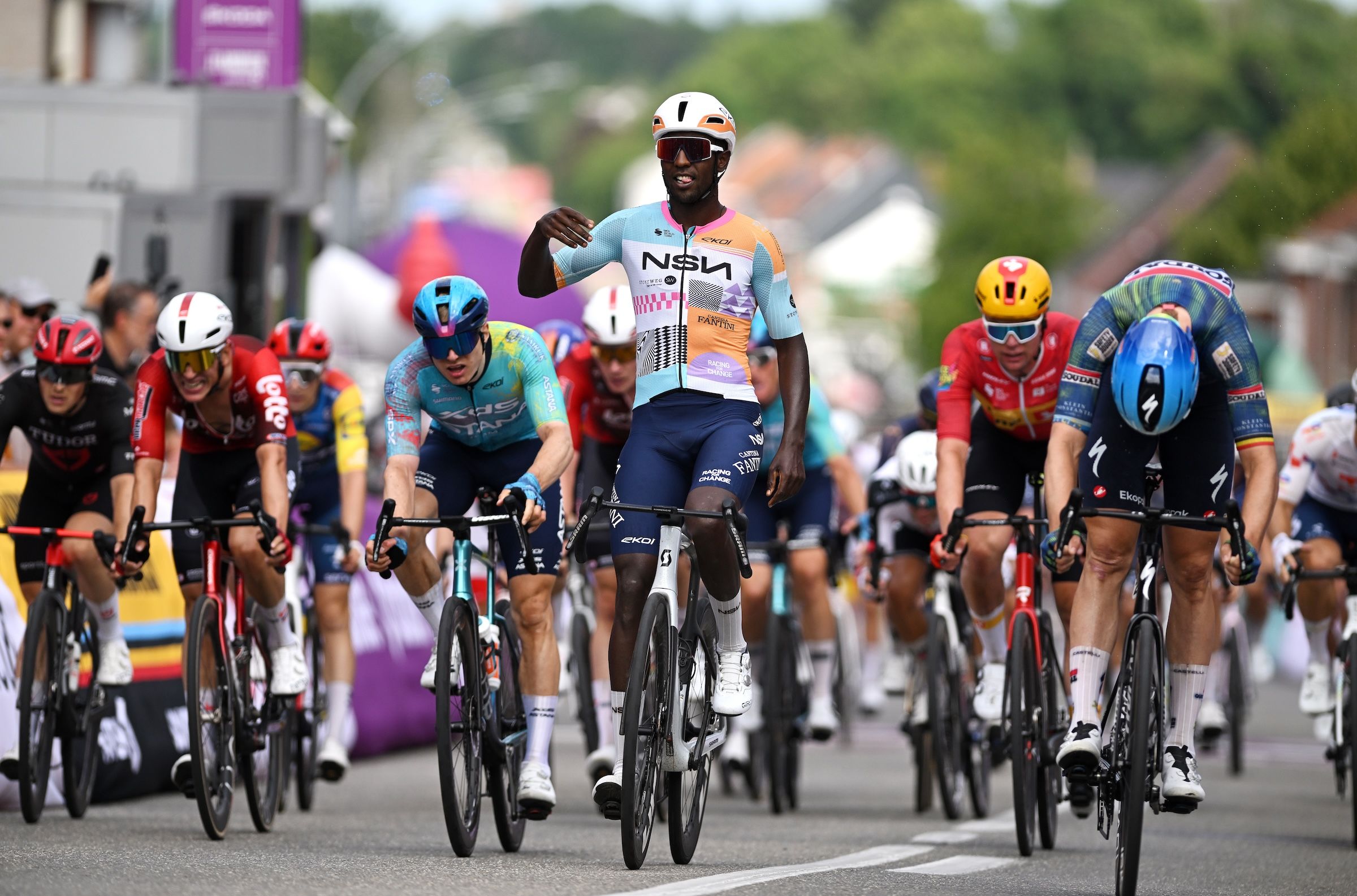 Tour belga de Baloise: Biniyam Girmay gana el primer partido en un sprint controvertido