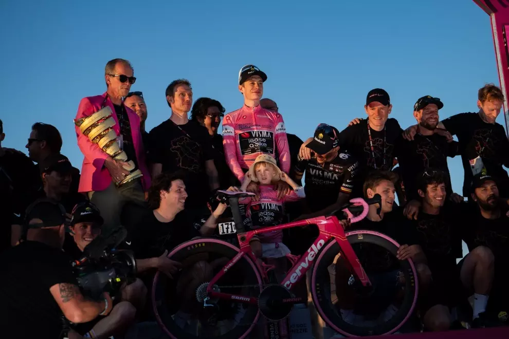 Vingegaard and Visma Dominate Giro as Magnier Wins Purple Jersey