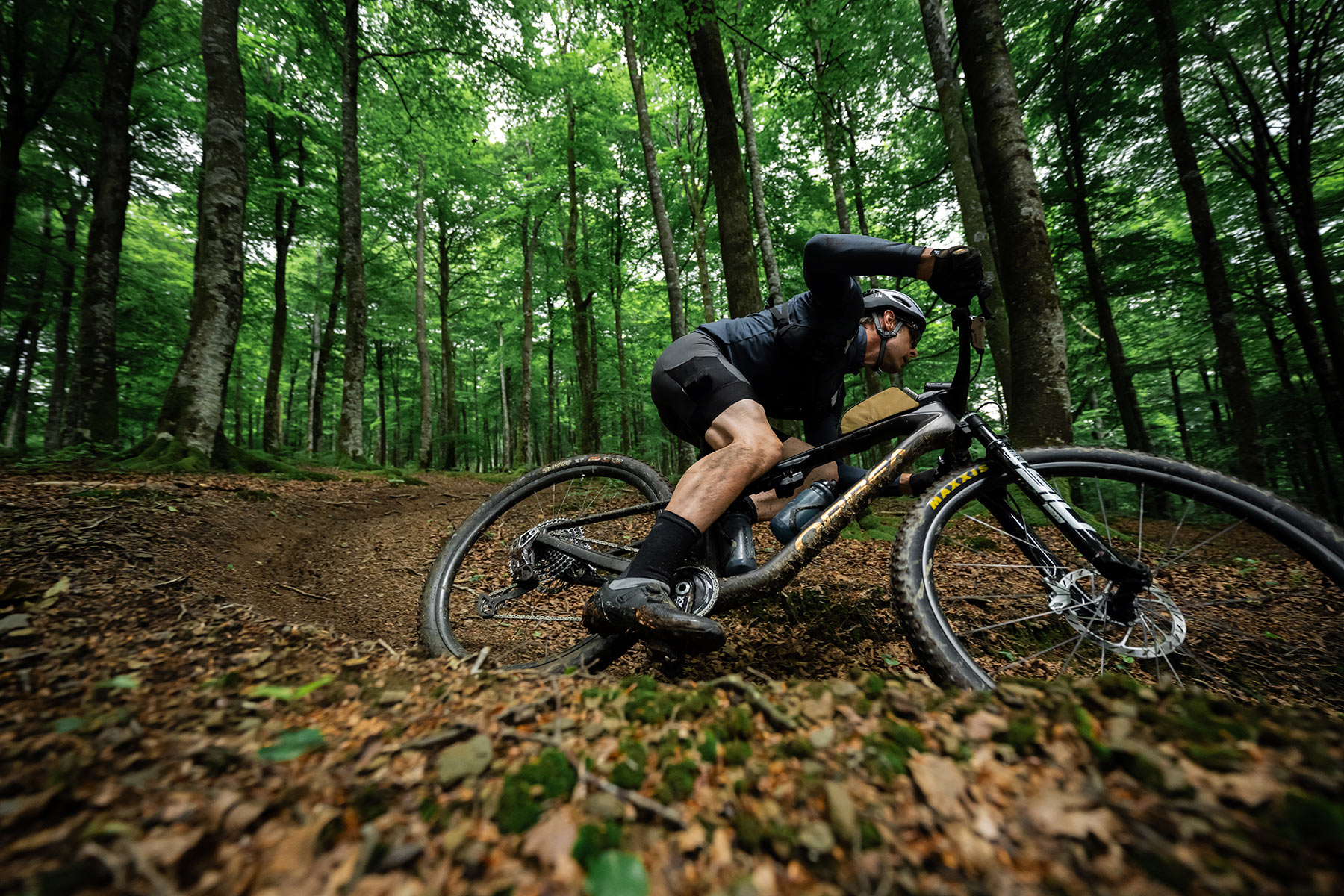 2027 orbea oiz ride review action photo.